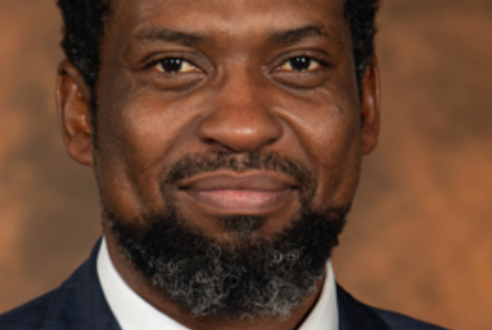 Buti Manamela Biography